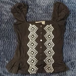 Black and white embroidered puff sleeve crop top